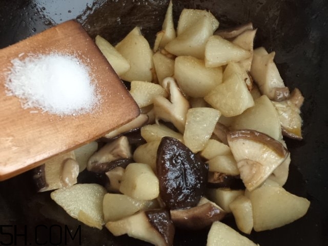 香菇和白蘿卜可以一起吃嗎？香菇和白蘿卜一起吃有什么好處？