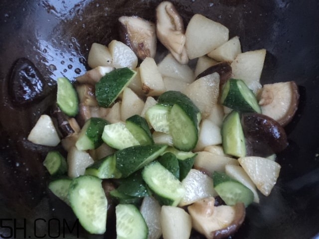 香菇和白蘿卜可以一起吃嗎？香菇和白蘿卜一起吃有什么好處？