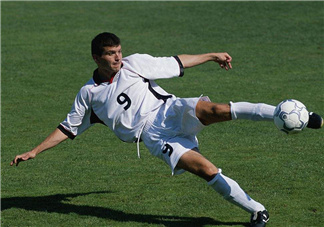 足球鞋能平時穿嗎？足球鞋可以用來跑步嗎？