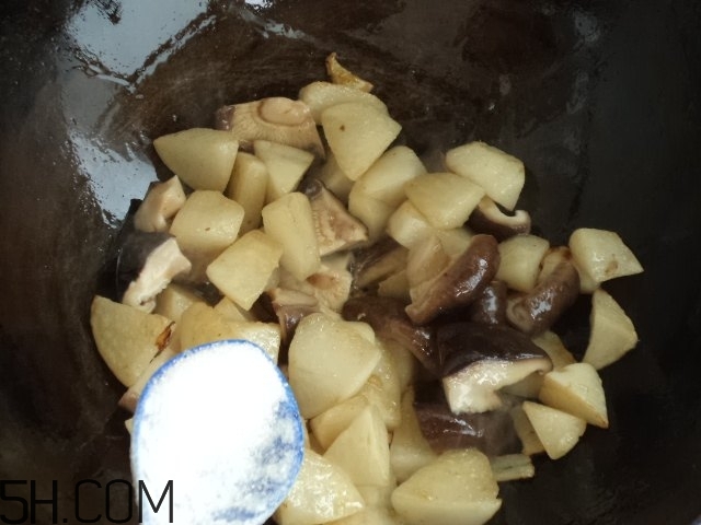 香菇和白蘿卜可以一起吃嗎？香菇和白蘿卜一起吃有什么好處？