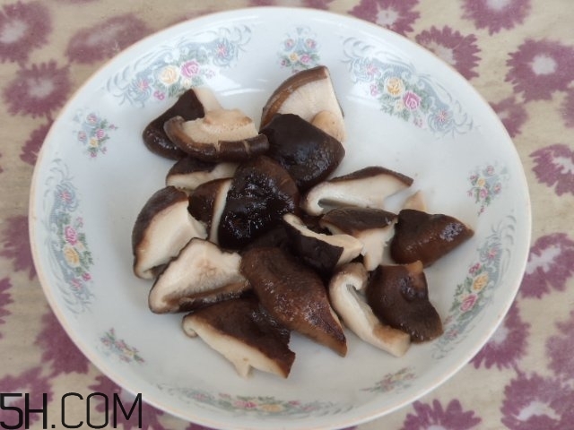 香菇和白蘿卜可以一起吃嗎？香菇和白蘿卜一起吃有什么好處？