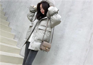 一般羽絨服充絨量是多少？羽絨服充絨量220克夠嗎？