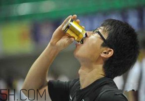 男人喝紅牛有什么好處？紅牛喝多了會(huì)陽痿嗎？