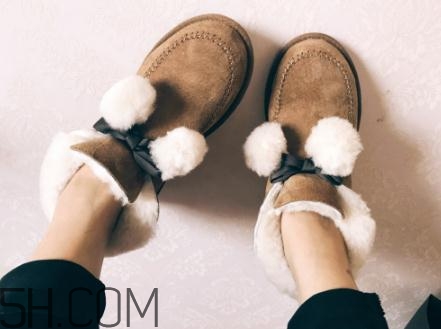 ugg雪地靴要穿襪子嗎？ugg是光腳穿嗎？