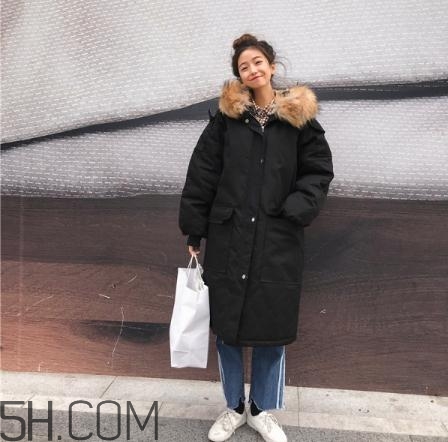 黑色派克服怎么搭配？黑色派克大衣搭配圖