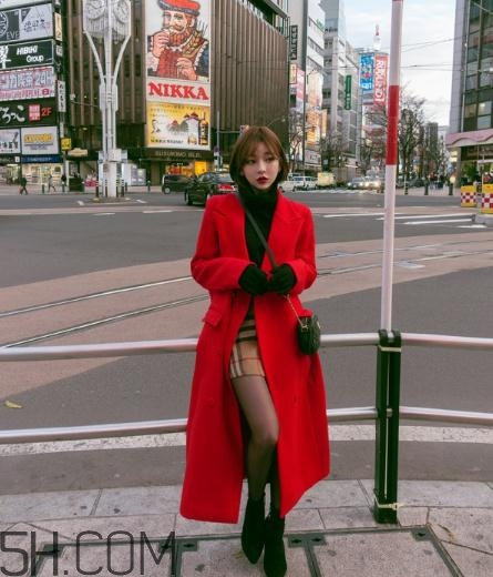 冬天穿裙子下面怎么穿？冬天穿裙子腿冷怎么辦？