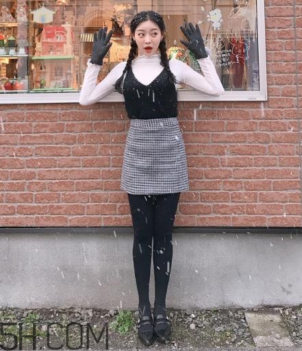 冬天穿裙子下面怎么穿？冬天穿裙子腿冷怎么辦？