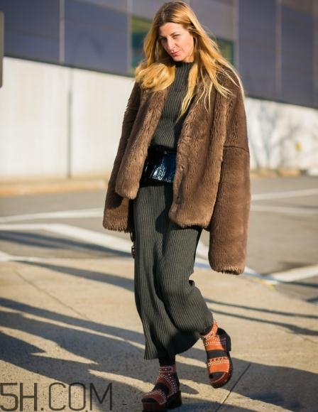 冬天穿裙子有靜電怎么辦？冬天穿裙子起靜電怎么解決？