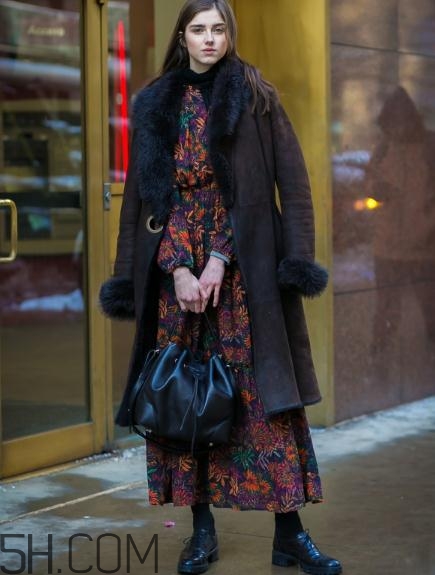 冬天穿裙子有靜電怎么辦？冬天穿裙子起靜電怎么解決？