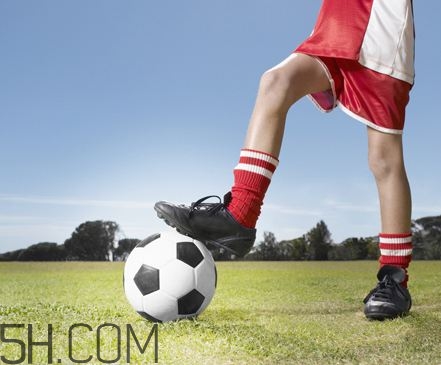 踢足球的好處有哪些？踢足球的壞處有哪些？
