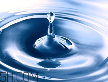 雙氧水能治牛皮癬嗎？雙氧水能去除血漬嗎？