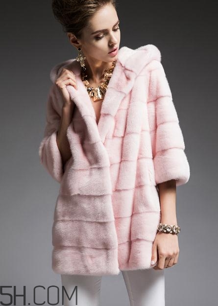 水貂皮草怎么鑒別？如何辨別水貂皮草真假？