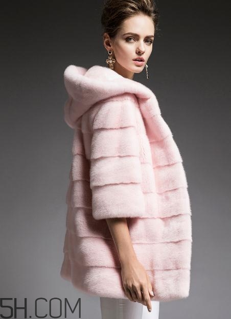 水貂皮草怎么鑒別？如何辨別水貂皮草真假？