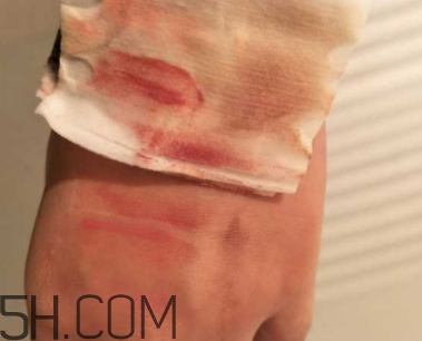 unny卸妝水和蓓昂斯哪個好？unny卸妝水和蓓昂斯對比