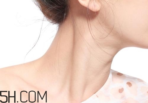 食道癌由什么原因引起的？食道癌晚期有什么癥狀？