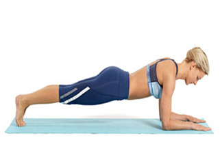 做平板支撐會傷害腰椎嗎？平板支撐如何避免傷腰椎？