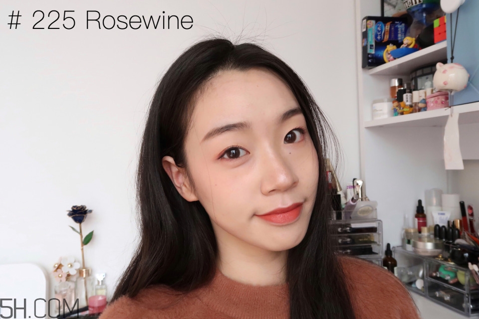 露華濃口紅試色合集 三個(gè)系列試色評(píng)測(cè) 露華濃口紅試色合集 三個(gè)系列試色評(píng)測(cè)