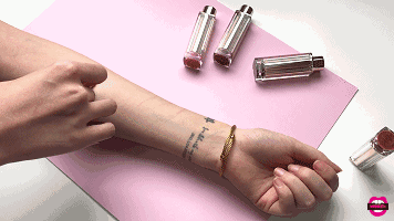 雅詩蘭黛戀愛唇膏試色 雅詩蘭黛pure color love戀愛唇膏色號(hào)