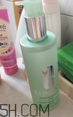 倩碧液體潔面皂有泡沫嗎？適合敏感皮嗎？