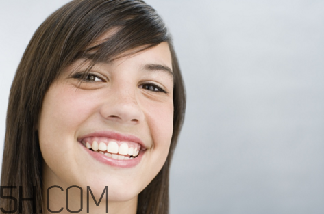 烤瓷牙洗牙要注意什么？洗牙的危害