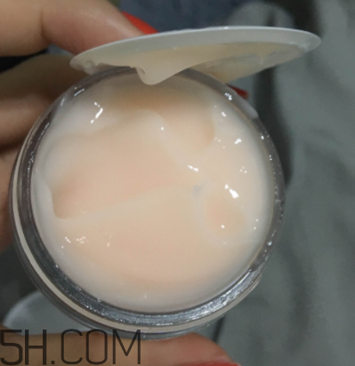 倩碧水磁場面霜每次用多?。棵看斡枚嗌俸辽?？