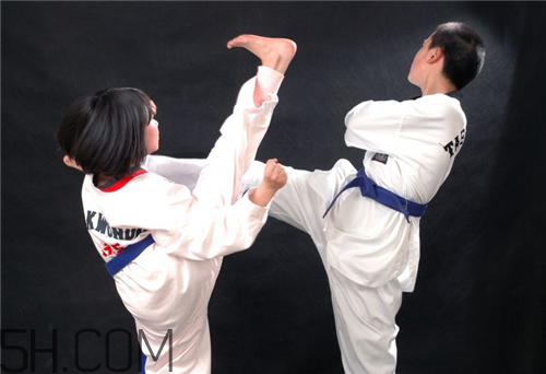 跆拳道和散打哪個厲害？跆拳道和散打的區(qū)別？