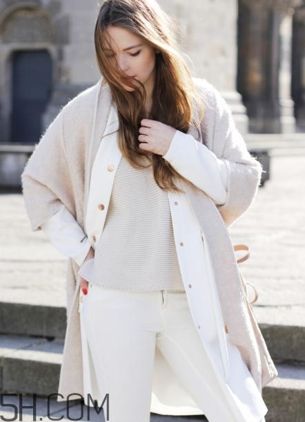 羊絨大衣怎么搭配好看？羊絨大衣搭配圖片