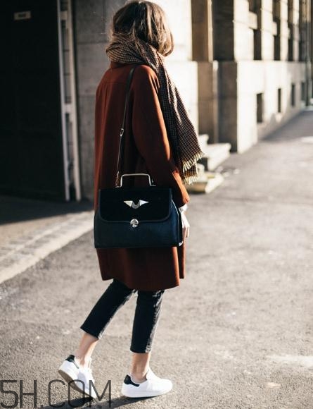 羊絨大衣搭配什么鞋子？羊絨大衣搭配鞋子圖片