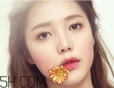 做完超聲刀后怎樣選用補(bǔ)水產(chǎn)品？超聲刀做完能敷面膜嗎？