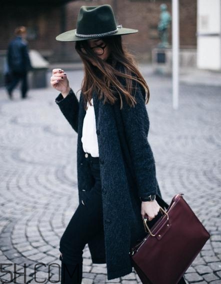 羊絨大衣配什么包包？羊絨大衣搭配什么包好看？