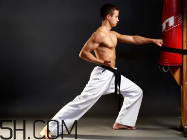 練跆拳道會長肌肉嗎？練跆拳道長肌肉怎么辦？