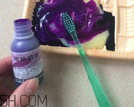 紫藥水是紫草油嗎？紫藥水是處方藥嗎？