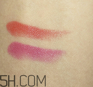 倩碧小方唇膏卡唇紋嗎？06號適合黃皮嗎？