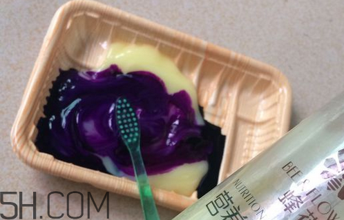 紫藥水可以染頭發(fā)嗎？紫藥水可以治腳氣嗎？