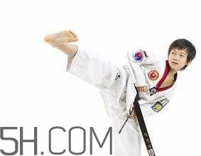 小孩子學(xué)跆拳道好不好？小孩學(xué)跆拳道的好處？