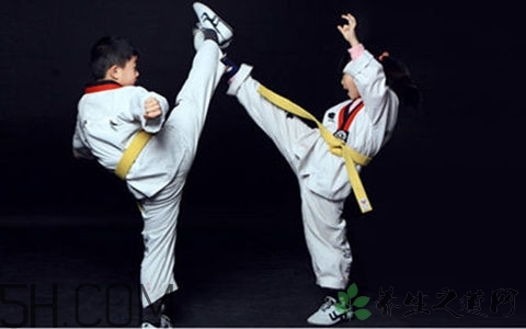 小孩子學(xué)跆拳道好不好？小孩學(xué)跆拳道的好處？