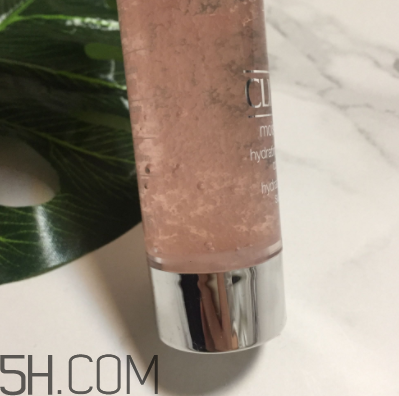 倩碧水磁場凝露適合油皮嗎？適合夏天嗎？