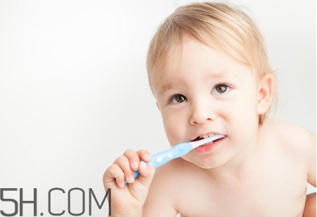 牙菌斑刷牙能刷干凈嗎？每天堅(jiān)持刷牙為什么還是黃？