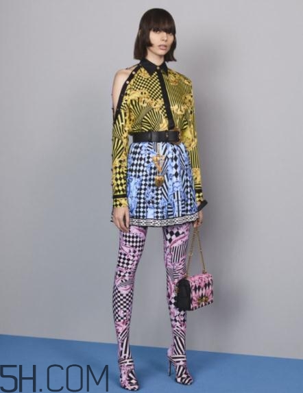 versace2018早秋服裝系列好看嗎_有哪些款式？