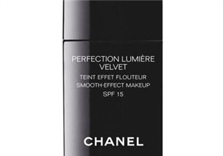 香奈兒臻美光感粉底液怎么樣 使用方法