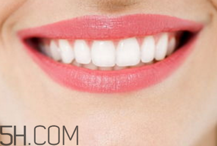 牙齒內(nèi)側(cè)的黃垢怎么去除？每天刷幾次牙齒最合適？