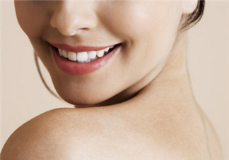 戴牙套可以洗牙嗎？洗牙多久一次？