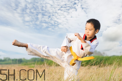 跆拳道腰帶怎么系？怎么看跆拳道等級(jí)高低？