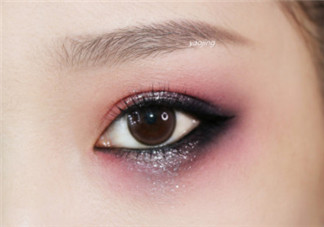 實(shí)用的五種眼線畫(huà)法 眼線防暈染方法