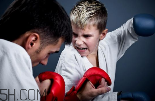 跆拳道和空手道哪個(gè)厲害？跆拳道和空手道的區(qū)別？