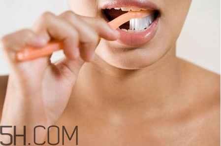 牙菌斑刷牙能刷干凈嗎？每天堅(jiān)持刷牙為什么還是黃？