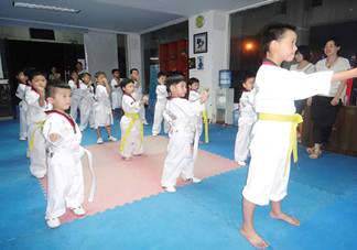 小孩子學(xué)跆拳道好不好？小孩學(xué)跆拳道的好處？