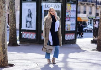 羊絨大衣里面怎么搭配？羊絨大衣搭配什么打底衫？