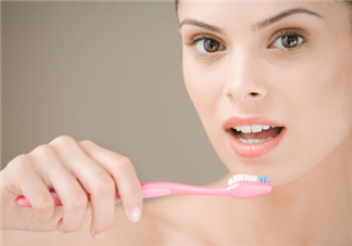 牙菌斑刷牙能刷干凈嗎？每天堅持刷牙為什么還是黃？