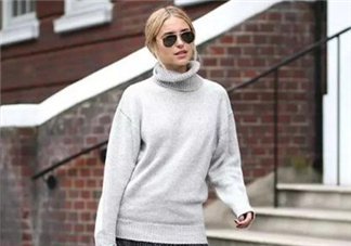 高領(lǐng)毛衣搭配什么褲子？高領(lǐng)毛衣下面穿什么？